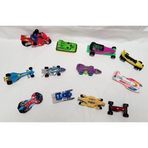 Lot of 12 Die Cast Plastic Specialty Vehicles Hot Wheels Matchbox - Picture 5 of 6